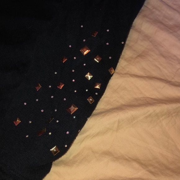 Black and gold sweater - Picture 2 of 2